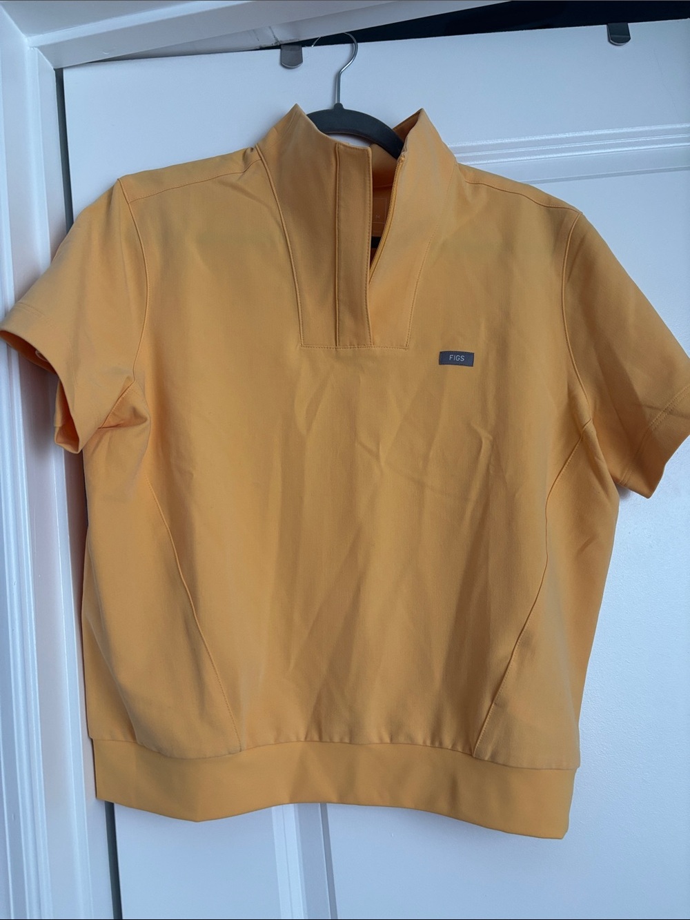 Women's
Dandelion Torrella
- ¼ Zip Scrub Top
M - Dandelion
- Regular